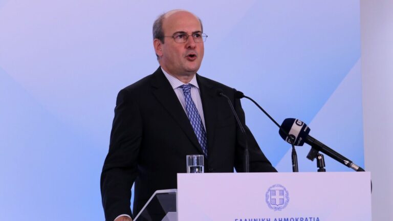 Χατζηδάκης: Σε 24 δόσεις οι ρυθμίσεις για οφειλές προς ΕΦΚΑ – Στη 10ετία η παραγραφή χρεών Χατζηδάκης: Σε 24 δόσεις οι ρυθμίσεις για οφειλές προς ΕΦΚΑ - Στη 10ετία η παραγραφή χρεών